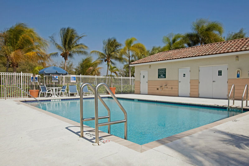 Extended Stay America Suites - Fort Lauderdale - Cypress Creek - Andrews Ave Oakland Park Exterior foto